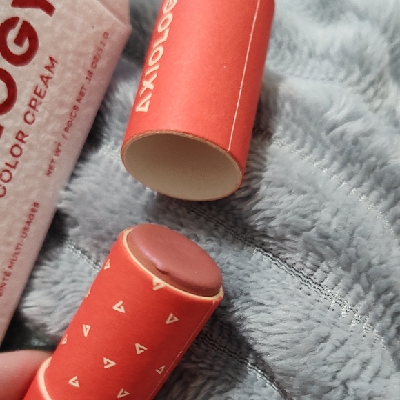 Axiology Multi-Stick Color Cream - Picture 2 of 7